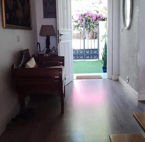 Ocean House לינה וארוחת בוקר *