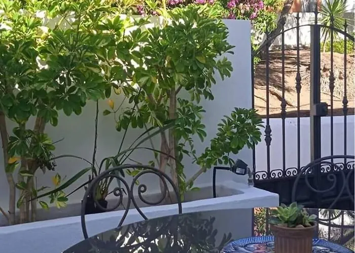 Ocean House לינה וארוחת בוקר *