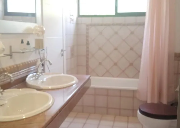 Ocean House לינה וארוחת בוקר גרנדילה דה אבונה